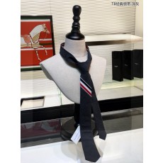 톰브라운 넥타이