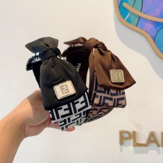 펜디 머리띠