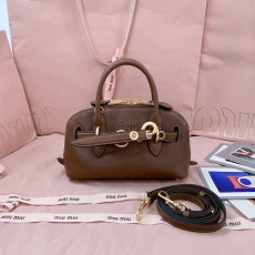 미우미우 아방뛰르 미니백