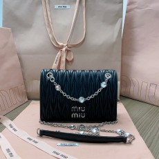 미우미우 마테라쎄 체인백 스몰
