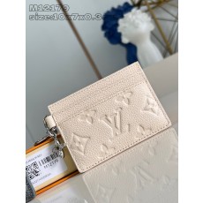 루이비통 M12179