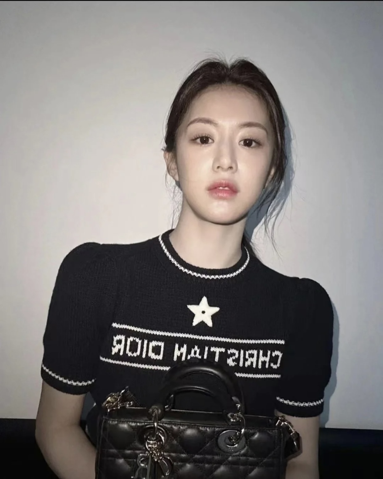 디올 반팔티