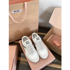 미우미우 스니커즈