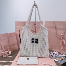 미우미우토트백