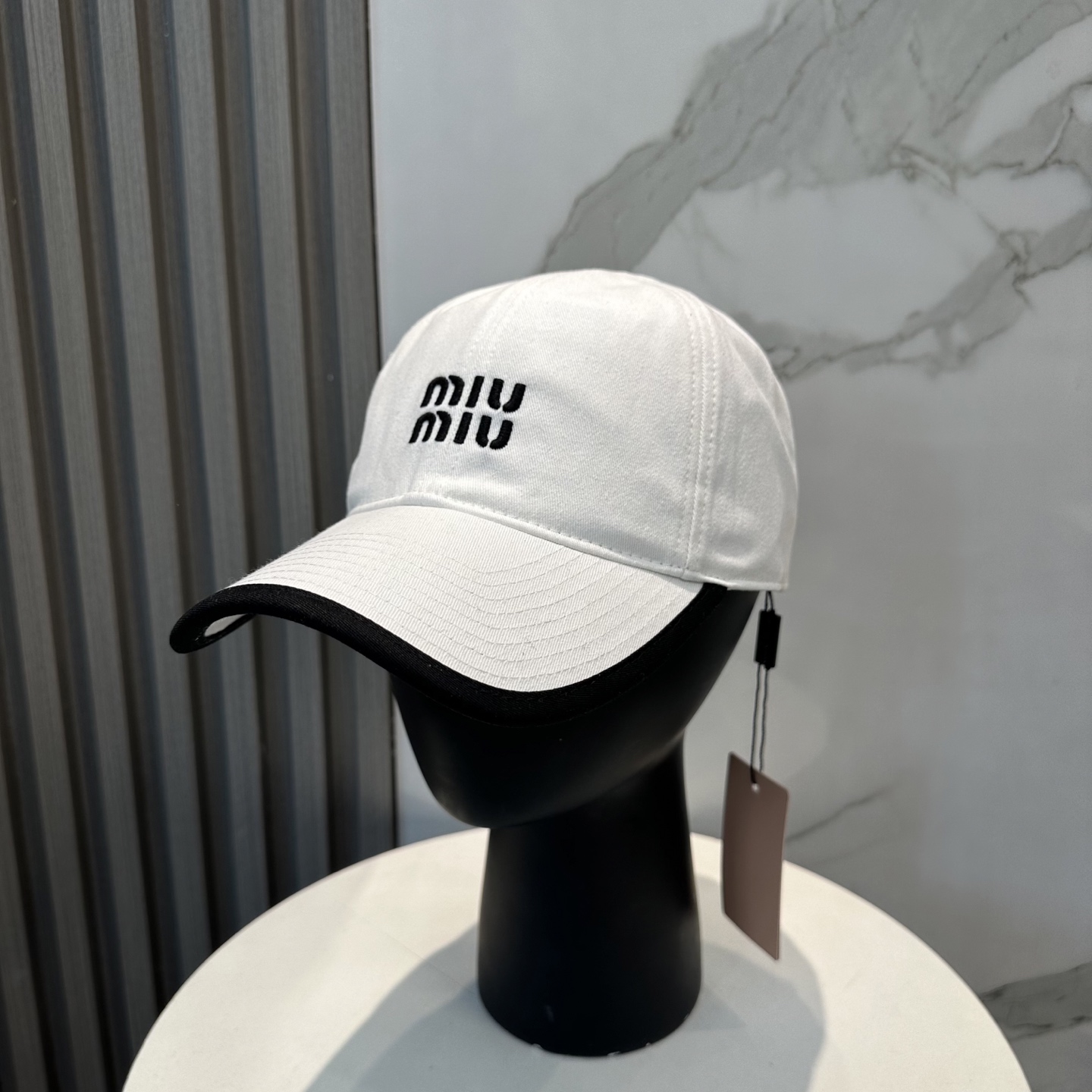 미우미우 모자