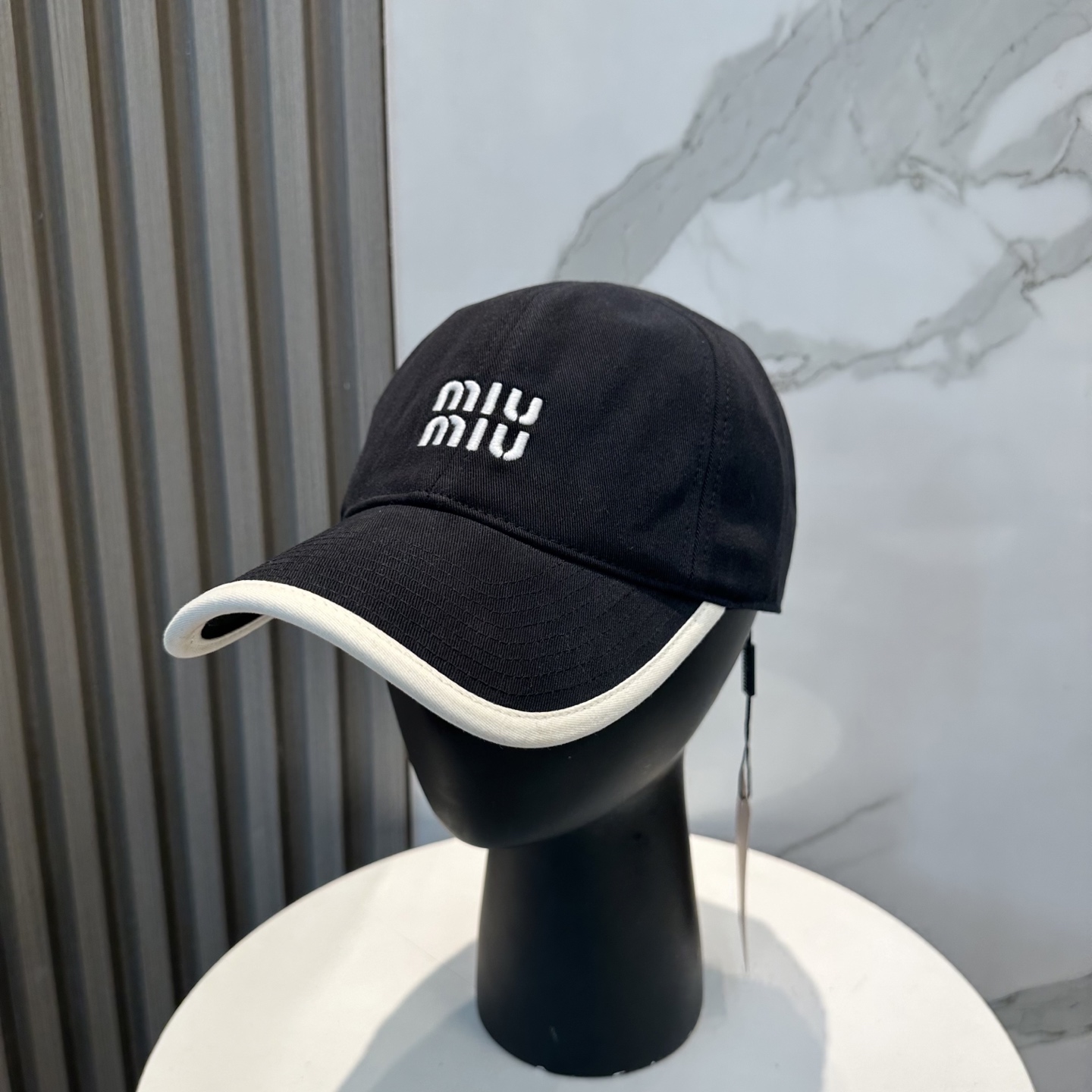 미우미우 모자