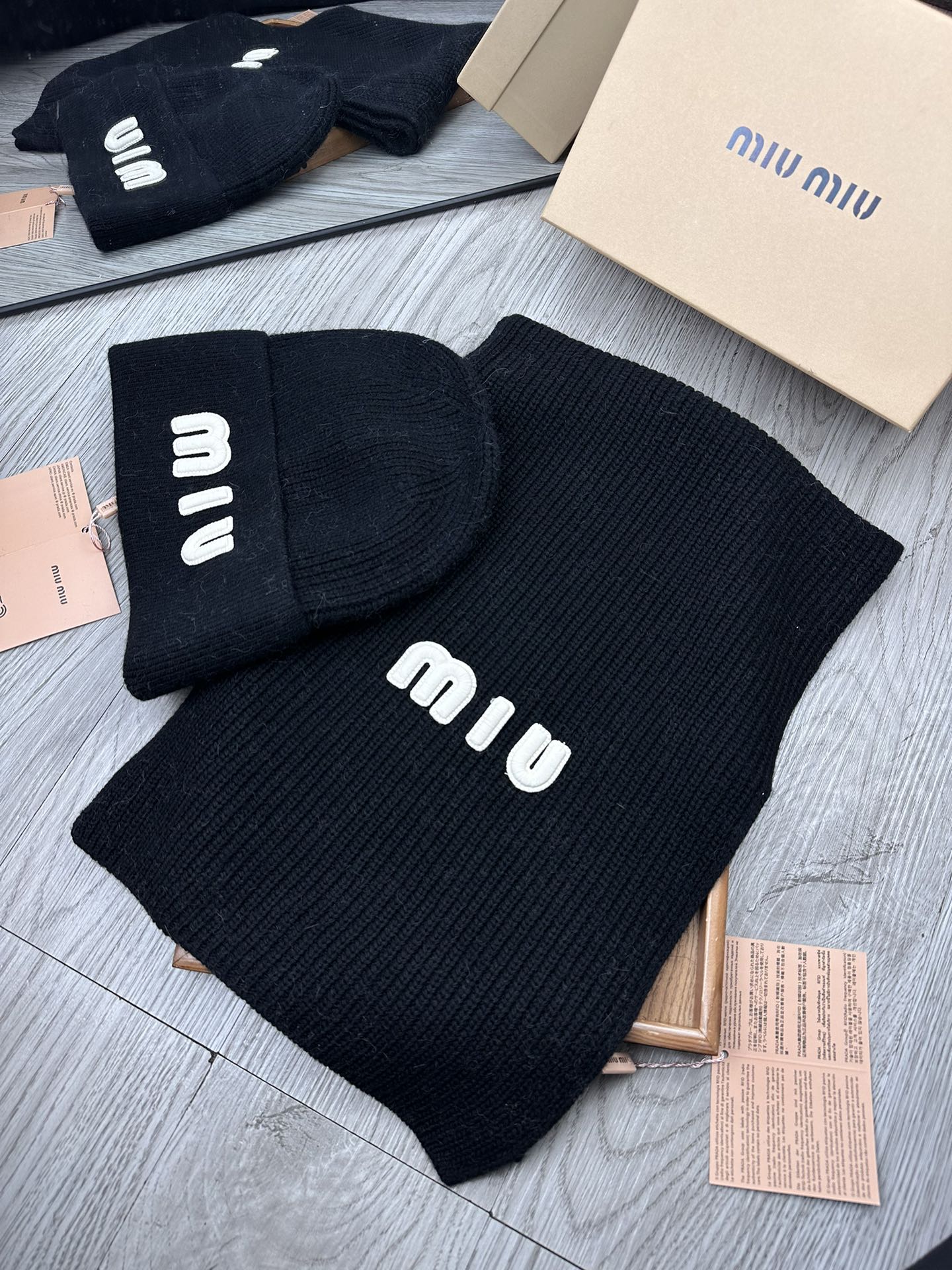 미우미우 모자