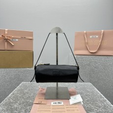 미우미우 숄더백