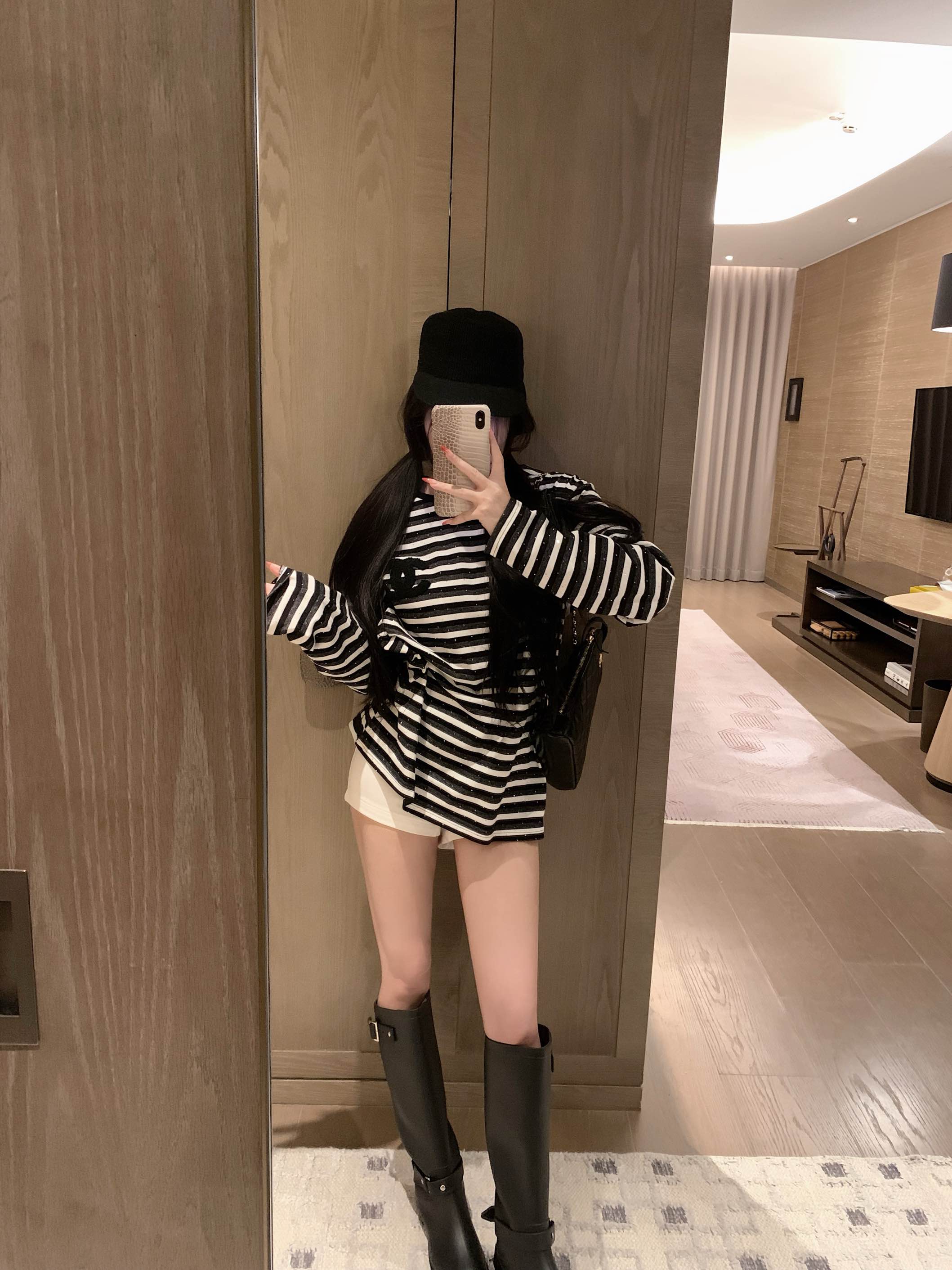 샤**넬 긴팔티