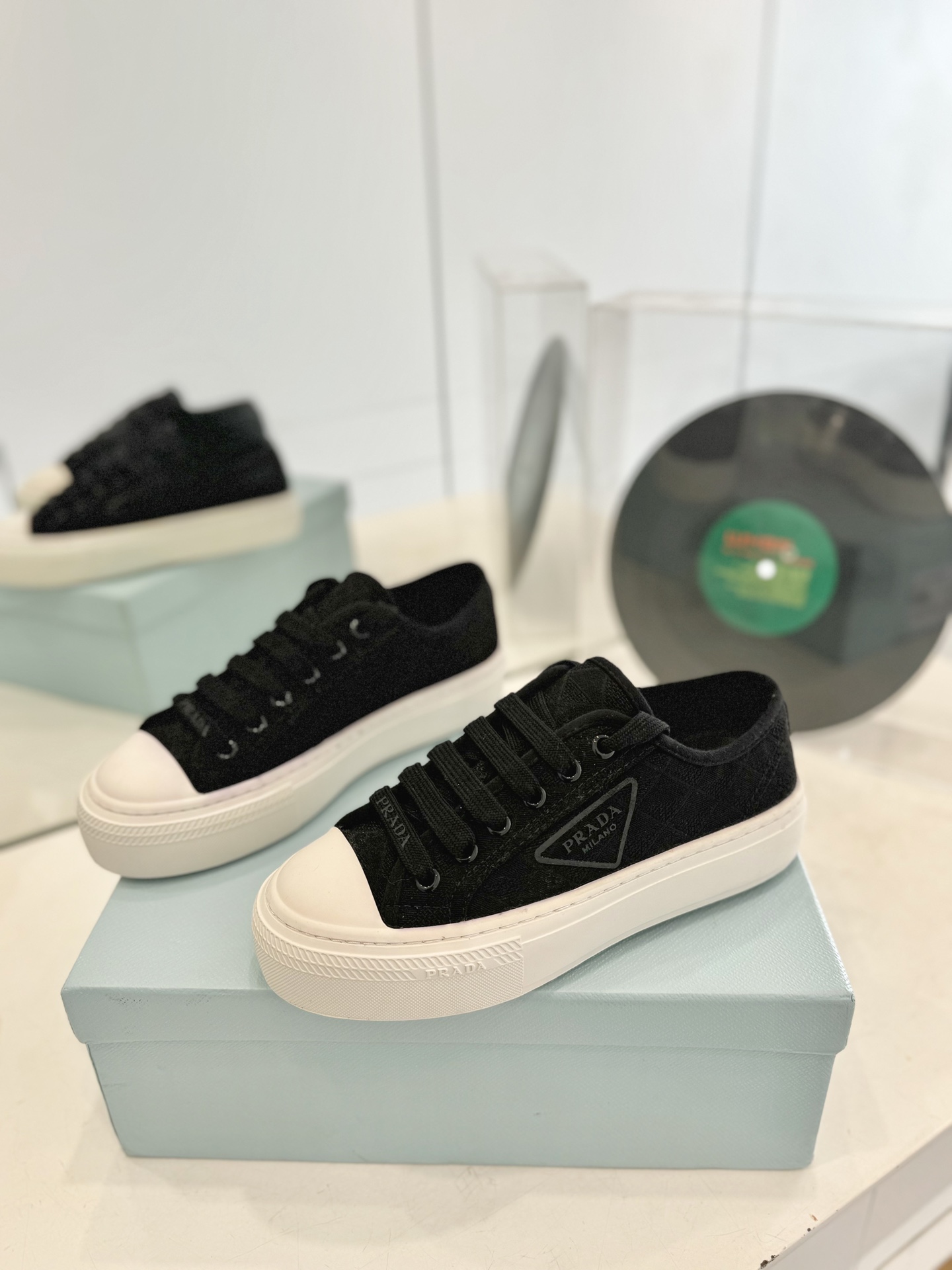 프라다 스니커즈