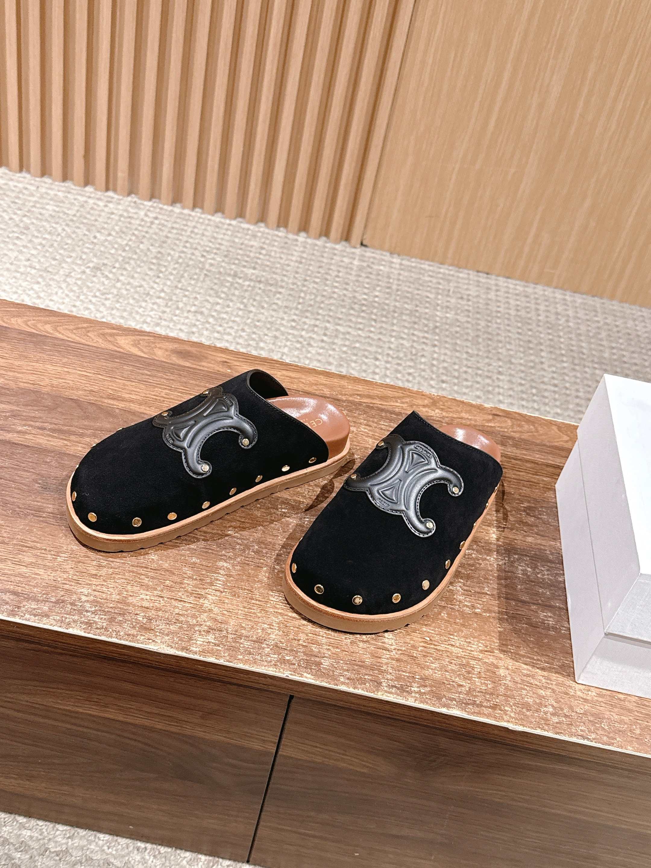셀린느 슬리퍼