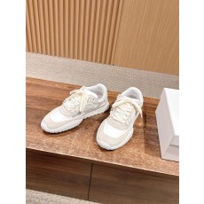 디올 스니커즈