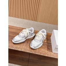 디올 스니커즈