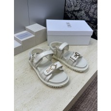 디올 샌들