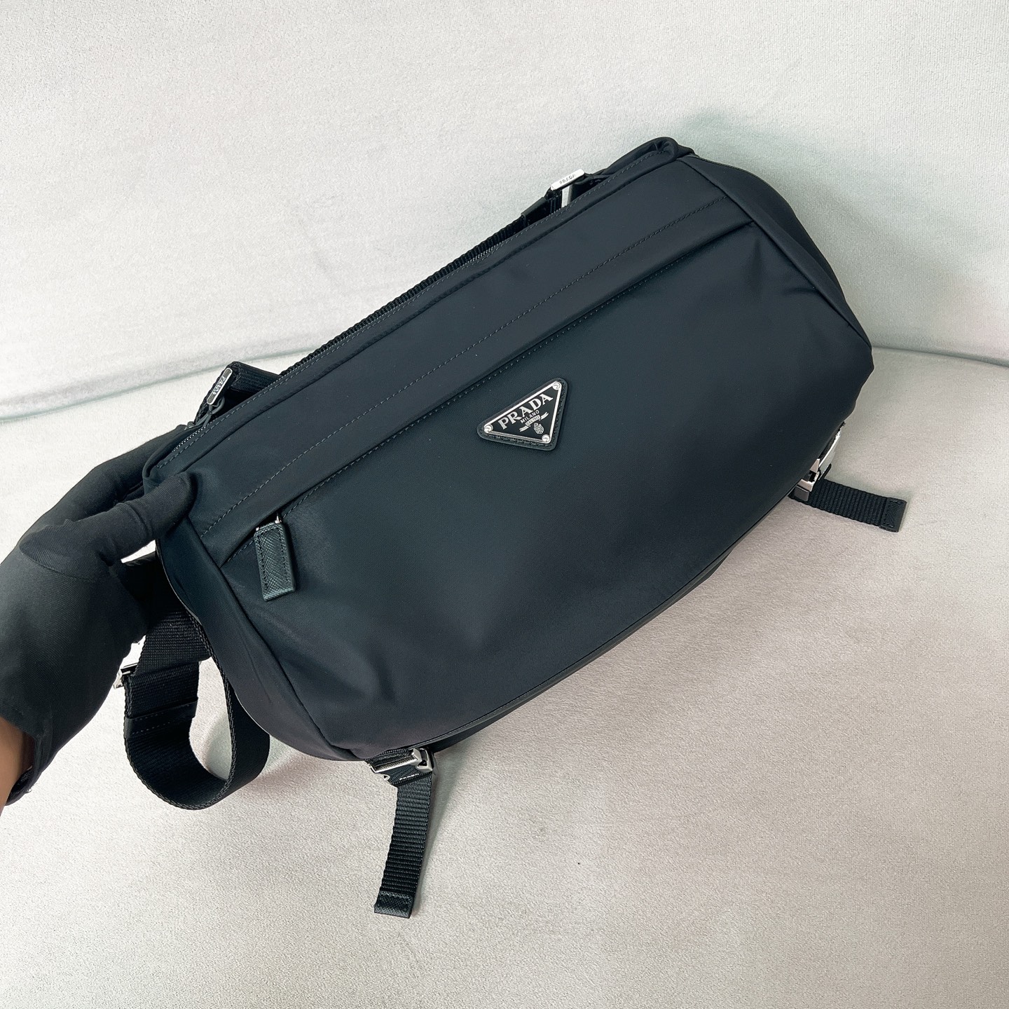 프라다 바이커백 2VH991