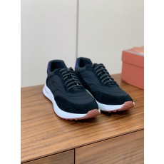 로로피아나 스니커즈
