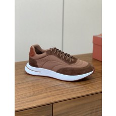 로로피아나 스니커즈